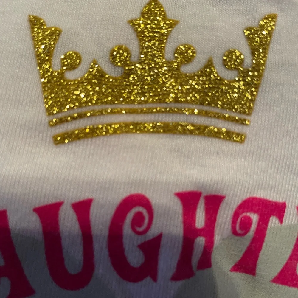👑 Toddler Girls 4T 2 piece. Peach Pants and Top. Has Sparkle fit for a Queen EUC
